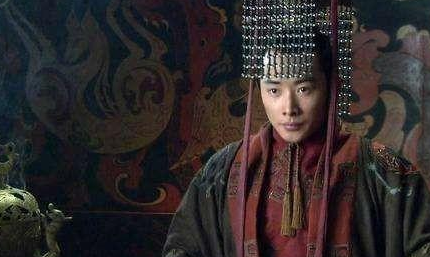 汉献帝被逼退位之后 汉献帝为什么不投奔刘备