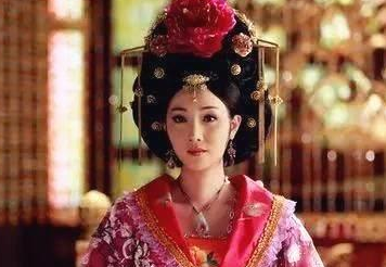 李世民坐上皇位的第一件事情是干什么？他为什么要封李元吉的老婆为皇后