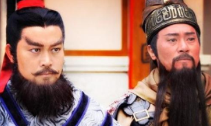 张飞作为刘关张中家境最好的人，他为何提出桃园结义呢？