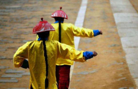 清朝的侍卫是个什么级别？什么样的人才能当侍卫