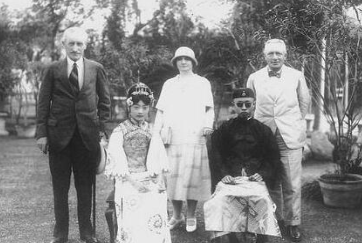 签了《清室优待条约》后，溥仪为何还会被赶出紫禁城？