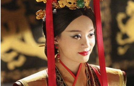 芈八子出身楚国，为什么要帮秦国攻打自己的娘家？