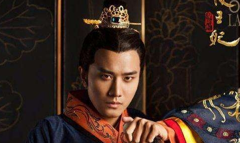 北齐皇帝高纬喜爱封官，光是陪他游玩的就热死了60个