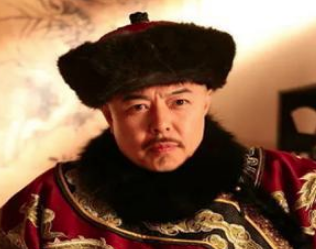 皇帝外出微服私访时，怎么证明自己就是皇帝呢？