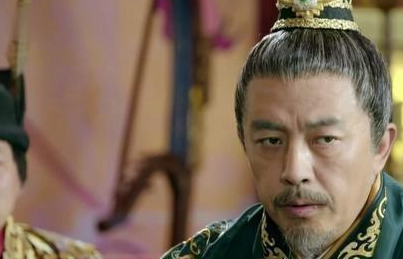 春秋战国时期诸侯争霸 此事的周天子到底在做什么