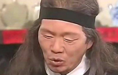 江南七怪都死光了，为什么柯镇恶能活到&ldquo;神雕侠侣&rdquo;？