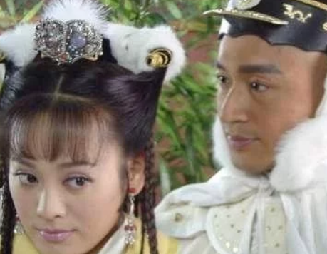 多尔衮手握重兵为什么不自己做皇帝 多尔衮真的只爱美人不爱江山