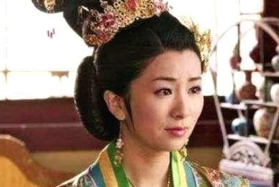 皇后打了宫女一巴掌，皇帝竟然把她打入了冷宫