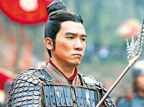 周瑜在东吴集团的作用和地位是怎样的？他是如何看到刘备的？