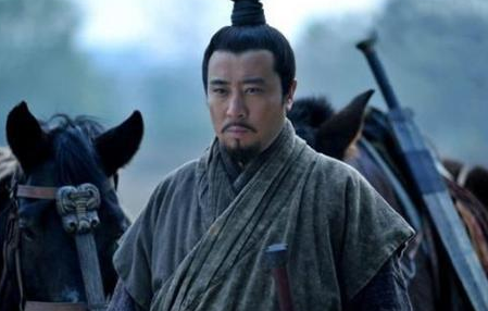 陈群本是刘备手下的谋士，为何最后却投奔曹操了呢？