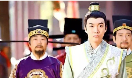 他是赵光义的长子，却装疯卖傻不想当皇帝