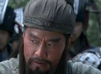 曹操对关羽处处留情的目的是什么？他为何要这么做