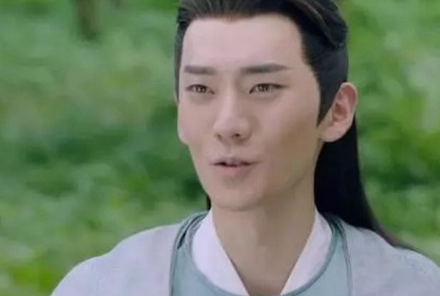 《枕上书》叶青缇是什么人？东华为什么传位给他？