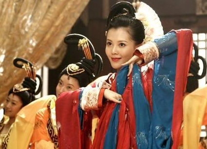 戚夫人在做成人彘前为什么不自杀 因为她想死都死不了