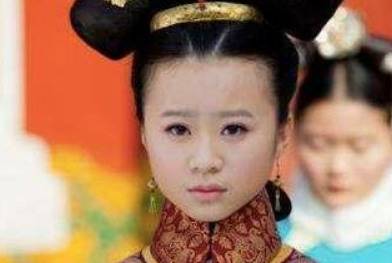 出身赫赫有名的佟佳氏，孝懿仁皇后的一生并不幸福