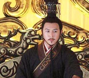 大臣拥立软弱皇子上位，结果人家成一代明君