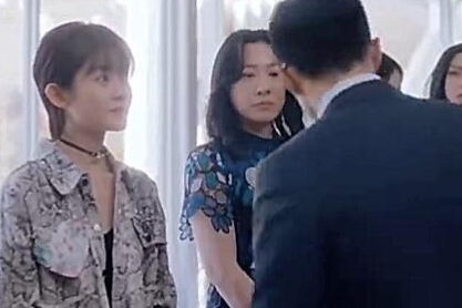 《安家》985喜欢谁 他们最后在一起了吗