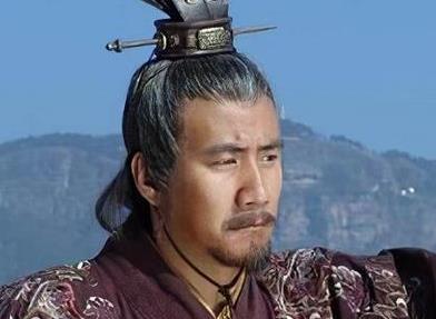 大臣穿破衣上朝，朱元璋夸他&ldquo;清官&rdquo;却下令处死此人