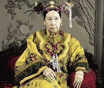 慈禧才进宫短短几年时间 慈禧是怎么从贵人做到贵妃的