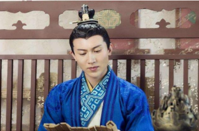 大臣介子推割肉太子，太子登基后却忘恩负义