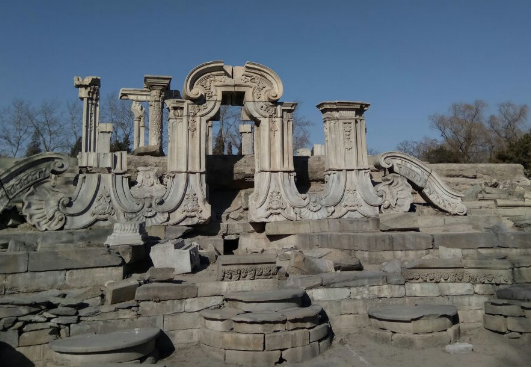 紫禁城里面的宝贝不比圆明园的少 为何英法联军只敢动圆明园而不动紫禁城呢