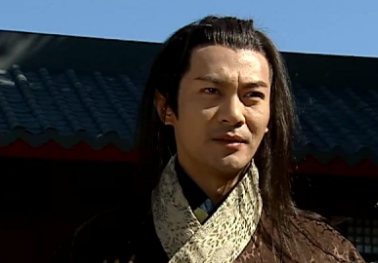 嫪毐简介 与秦始皇帝母亲赵姬私通的嫪毐生平
