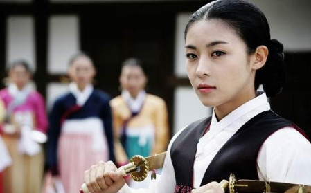 出身贫贱沦落风尘的朝鲜美女，黄真伊最后结局如何？