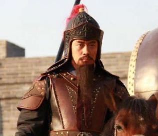 石宝实力强劲为什么见了关胜就跑？原因是什么