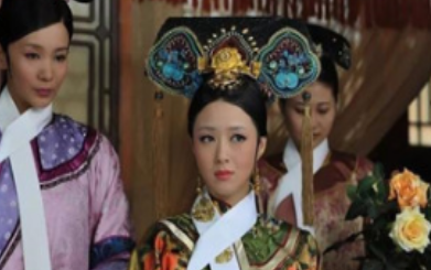 清朝妃子为什么脖子上要系白色丝带？这个丝带有什么用处？