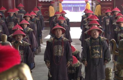 乾隆下令让刘墉跳河自尽，刘墉回家洗个澡逃过一劫