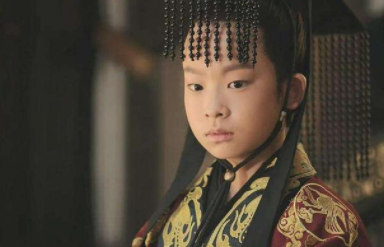 东汉有很多年幼的皇帝，为何皇权却能长期稳定呢？