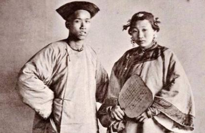 俗话说：人丑就多读书 但是在清朝长得好才是王道