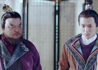 安禄山入朝谒见李隆基时为什么见到太子不拜？原因时什么