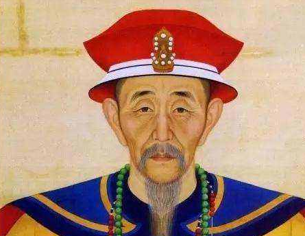 康熙和乾隆哪个伟大 康熙可比乾隆优秀多了