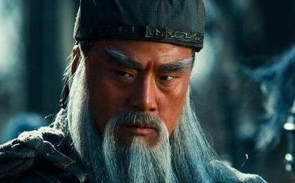 颜良为何会输给关羽？关羽的武器起到了作用