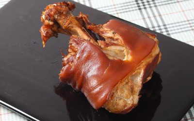 慈禧一天要消耗50斤猪肘子肉，她是拿来吃吗？