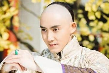 战功赫赫的代善，为什么会在朝堂上备受排挤？