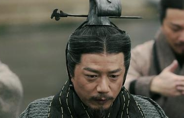《大秦赋》吕不韦要杀嫪毐，大王为什么会救嫪毐？