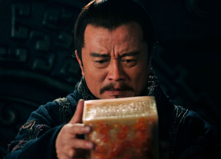 袁术称帝是因为手中握有玉玺吗 究竟是玉玺厉害还是背后势力厉害