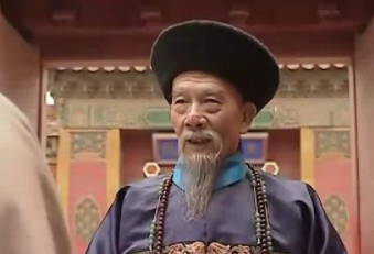 李鸿章身上有什么争议点？左宗棠想收复边疆他为何不同意？