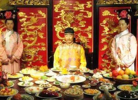 清朝皇帝吃饭到底是什么样的 独食,喜吃鸭子