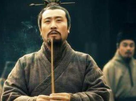 刘备逃跑时为什么要带着一大群百姓 其实刘备心里有其他想法的