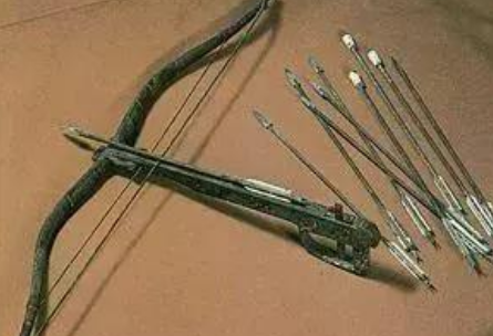 秦国的弓箭在战争中占据什么地位 每次战斗之前都会放箭