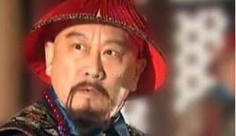 胤礽是索额图的外孙，索额图为什么要前明余孽去勾引他？