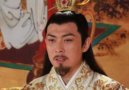 陈叔宝贵为皇帝，为什么会对妃子张丽华下跪？