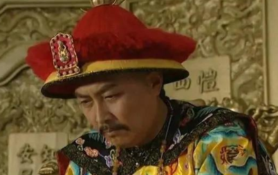 雍正为何最先对十弟允䄉下手？十弟怎么死的