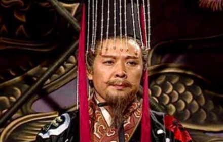 讨伐孙权的时候为什么刘备亲自上呢？他不怕危险吗？