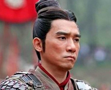 周瑜在三国时期处于怎样的地位？能让三国双雄都恐惧