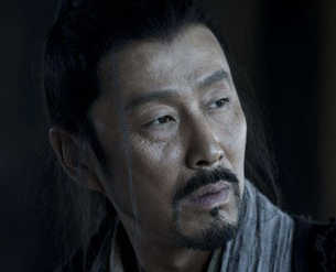 刘邦为什么在逃亡的时候为什么三次将自己的儿女推下车？