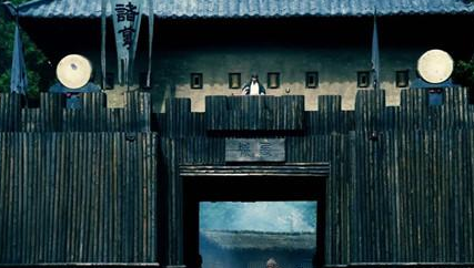 诸葛亮为何安排士兵在城门口扫地？原来是为了提醒司马懿